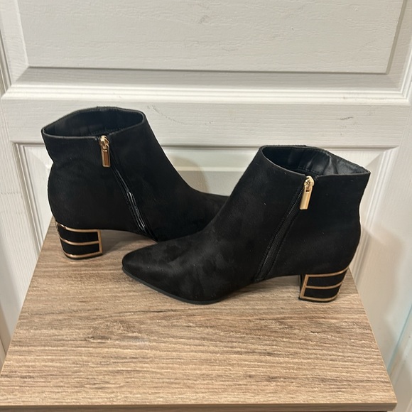 CLOUD WALKERS BY AVENUE women ankle boots WITH GOLD HEELS SIDE ZIPPER SIZE 8.5 w - Picture 6 of 8